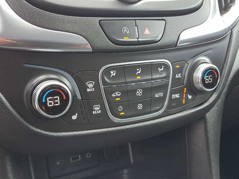Used 2022 Chevrolet Equinox LT AWD/4WD image 15