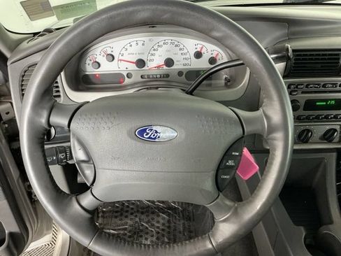 Used 2004 Ford Explorer Sport Trac XLT AWD/4WD image 14