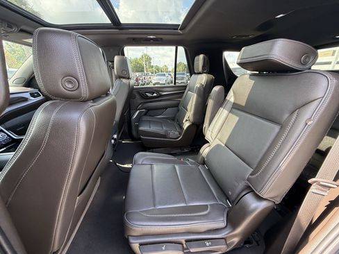 Used 2021 GMC Yukon Denali w/ Denali Premium Package AWD/4WD image 29