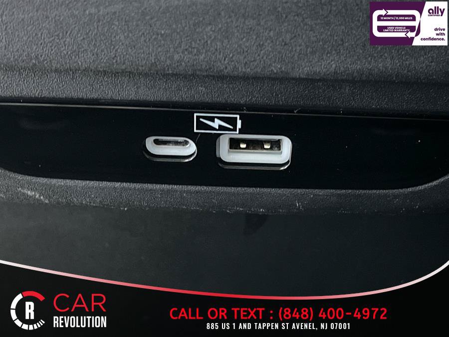 Used 2023 Chrysler Pacifica Touring-L FWD image 41