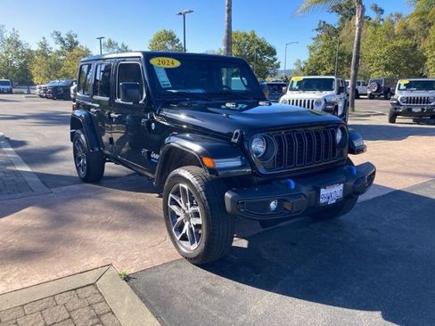 Used 2024 Jeep Wrangler Unlimited image 6