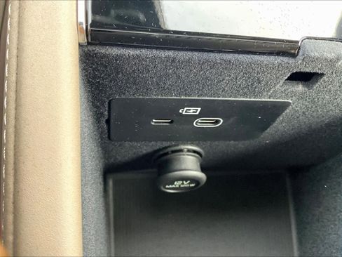 New 2026 Volvo XC90 B5 Plus w/ Protection Package image 23