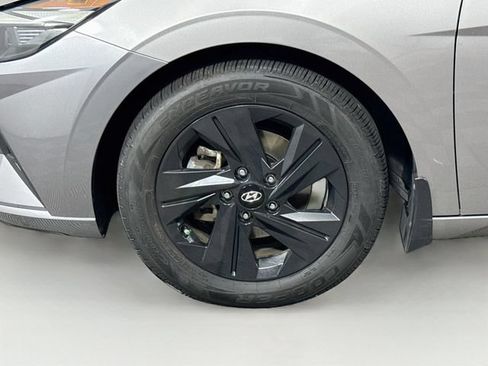 Used 2023 Hyundai Elantra SEL FWD image 29