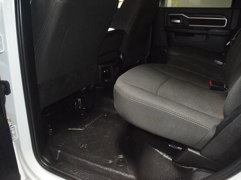 Used 2025 RAM 5500 4x4 Crew Cab image 33