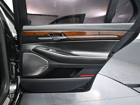 Used 2017 Genesis G90 3.3T Premium image 42