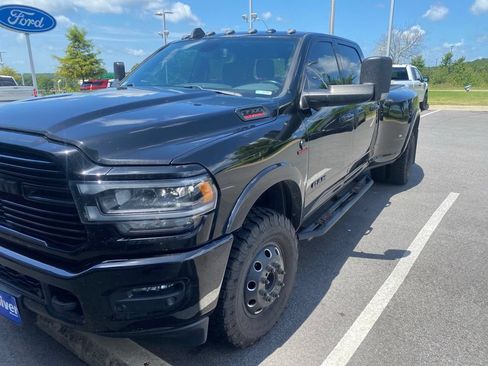 Used 2022 RAM 3500 Laramie w/ Night Edition AWD/4WD image 8