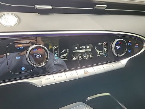 Used 2025 Genesis Electrified GV70 w/ Prestige Package AWD/4WD image 23