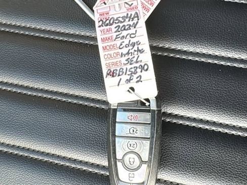Certified 2024 Ford Edge SEL w/ Convenience Package image 30