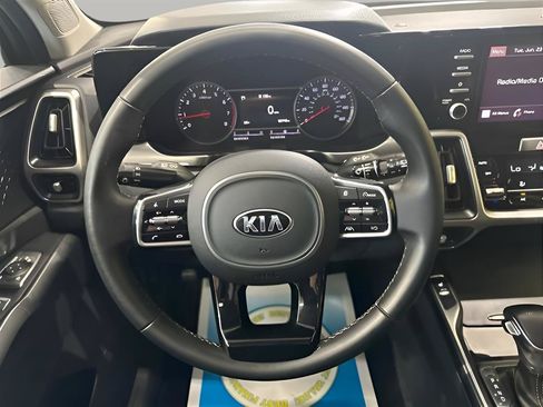 Used 2021 Kia Sorento S w/ Panoramic Sunroof Package AWD/4WD image 17