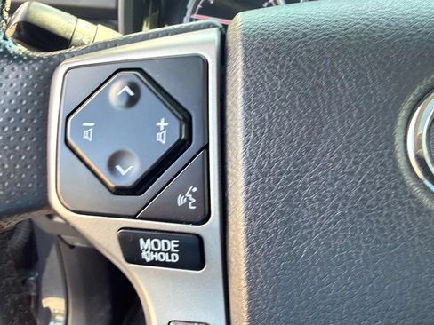 Used 2024 Toyota 4Runner Limited AWD/4WD image 25