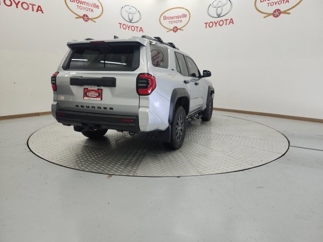 Used 2025 Toyota 4Runner SR5 AWD/4WD image 8