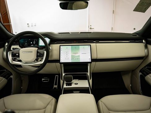 New 2026 Land Rover Range Rover SE AWD/4WD image 4