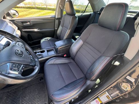 Used 2017 Toyota Camry SE image 18