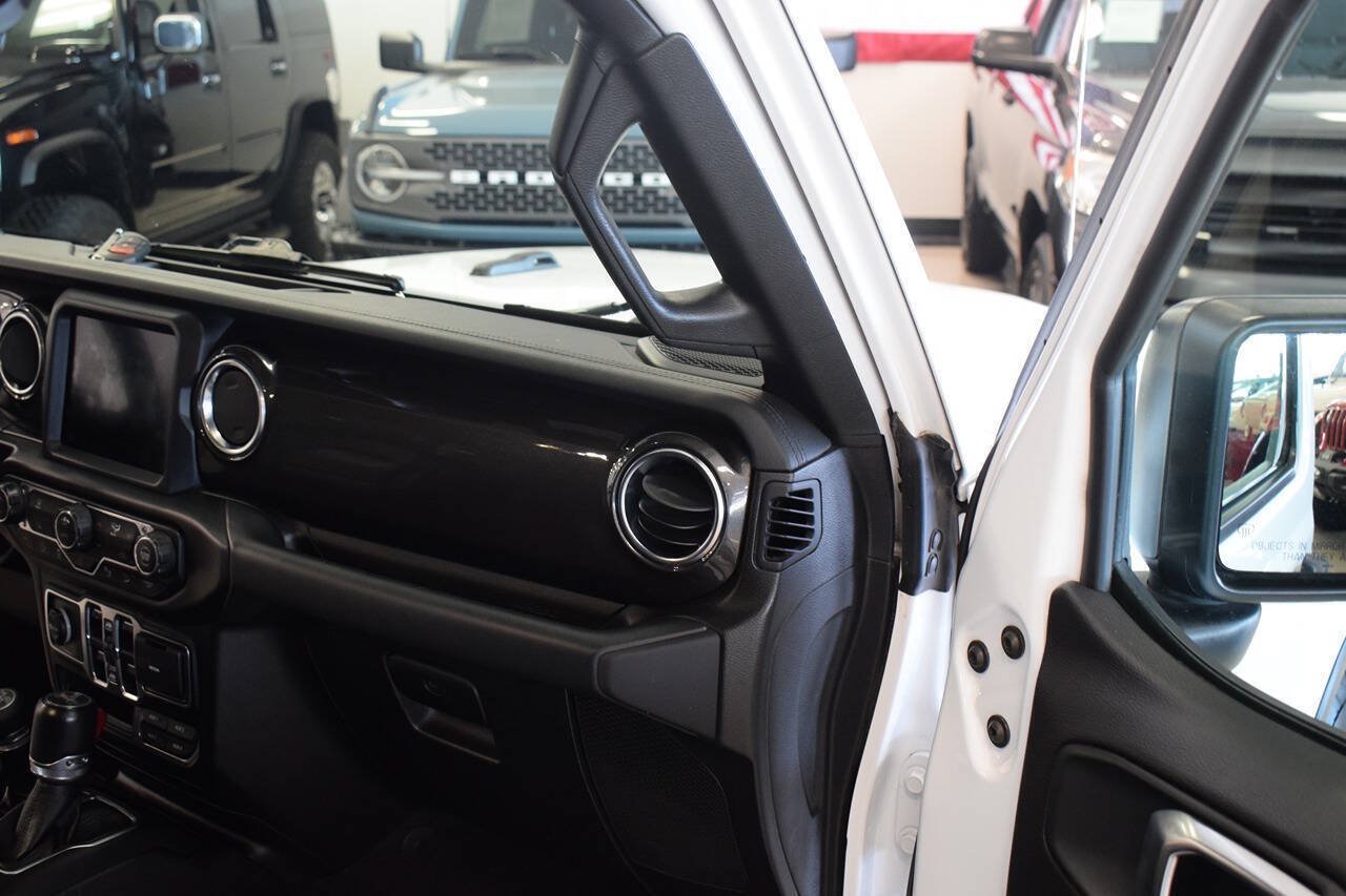 Used 2020 Jeep Wrangler Unlimited Sahara AWD/4WD image 23