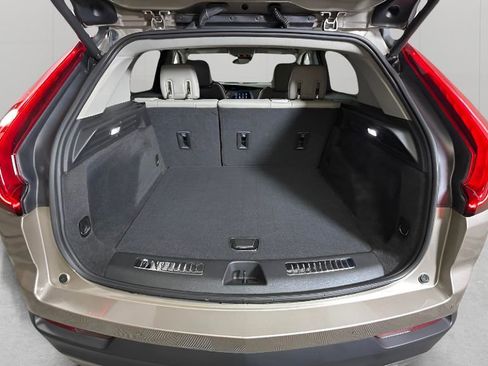 Certified 2023 Cadillac XT4 Premium Luxury w/ Cold Weather Package FWD image 27