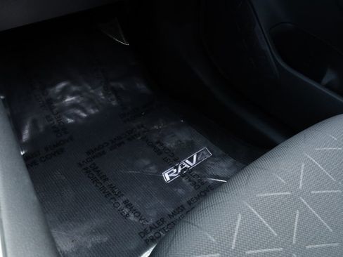 Used 2025 Toyota RAV4 XLE image 25