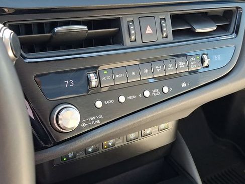 Used 2023 Lexus ES 350 w/ Premium Package FWD image 13