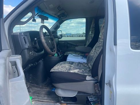 Used 2016 Chevrolet Express 2500 LT w/ LT Preferred Equipment Group RWD image 10