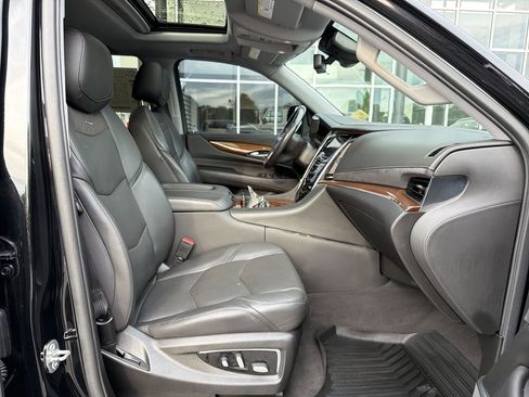 Used 2020 Cadillac Escalade Luxury AWD/4WD image 20
