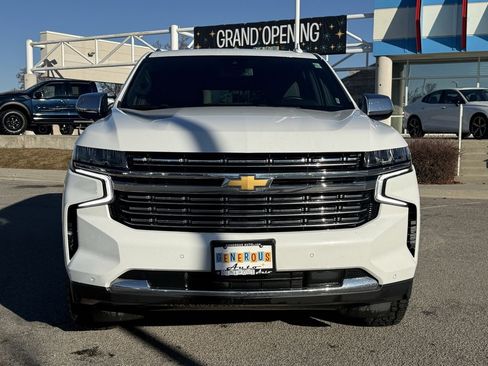 Used 2023 Chevrolet Suburban Premier image 2