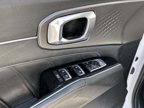 Certified 2024 Kia Sorento SX image 25