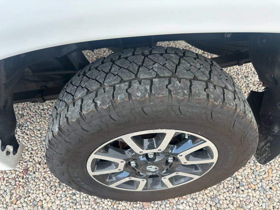 Used 2017 Toyota Tundra SR5 w/ SR5 Upgrade Package AWD/4WD image 42