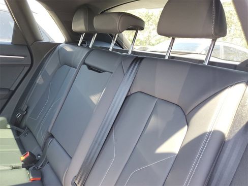 New 2025 Audi Q3 2.0T Premium image 28