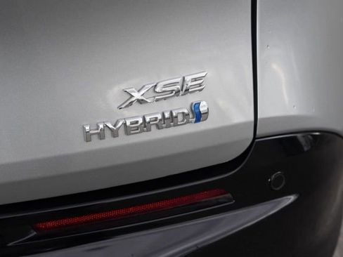 Used 2024 Toyota Sienna XSE image 10