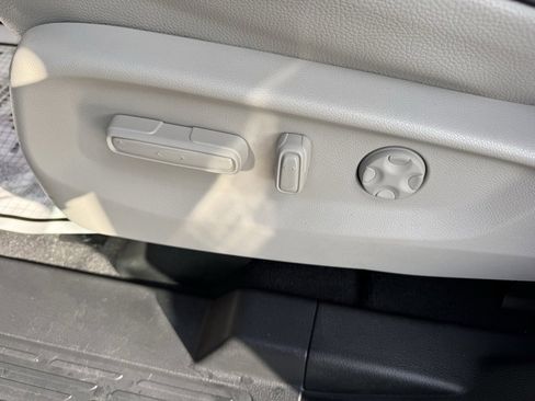 Used 2026 Honda Odyssey Touring image 12