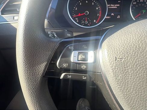 Used 2020 Volkswagen Tiguan S image 14