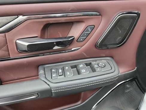 Used 2025 RAM 1500 Limited AWD/4WD image 40