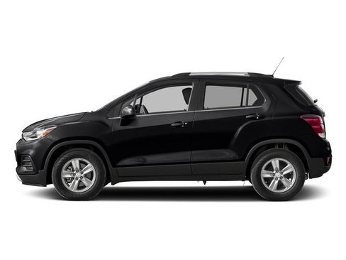 Used 2017 Chevrolet Trax LT w/ LT Convenience Package FWD image 3