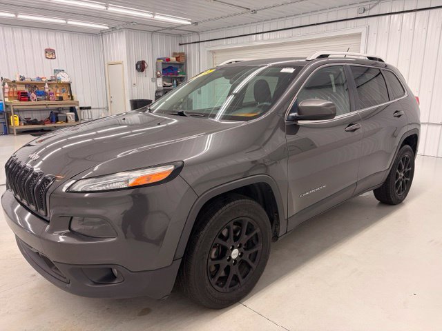 Used 2015 Jeep Cherokee Latitude w/ Cold Weather Group AWD/4WD image 3