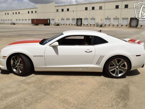 Used 2011 Chevrolet Camaro SS w/ RS Package image 4