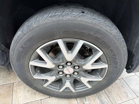 Used 2020 GMC Acadia SLE w/ Driver Convenience Package FWD image 31