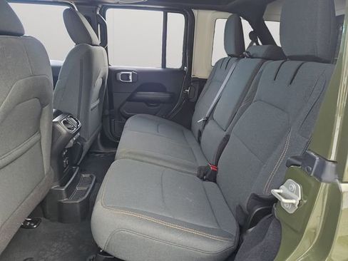 Used 2024 Jeep Wrangler Unlimited Sahara image 17