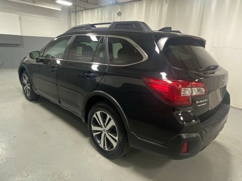Used 2019 Subaru Outback 2.5i Limited AWD/4WD image 2