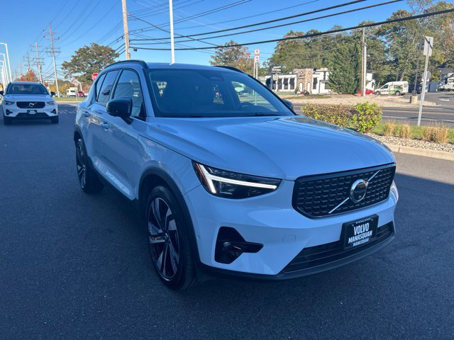 Used 2026 Volvo XC40 B5 Plus AWD/4WD image 6