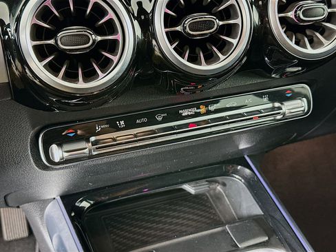 Used 2024 Mercedes-Benz EQB 250+ image 24