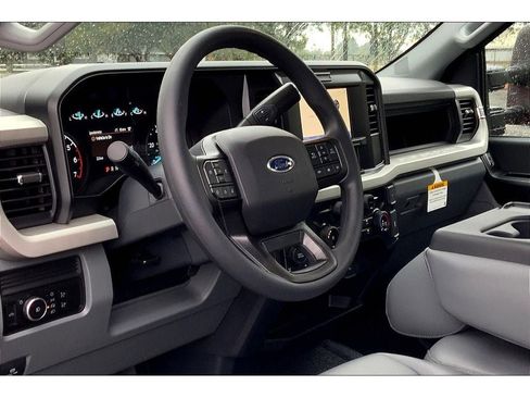 New 2026 Ford F250 XL w/ XL Off-Road Package image 17