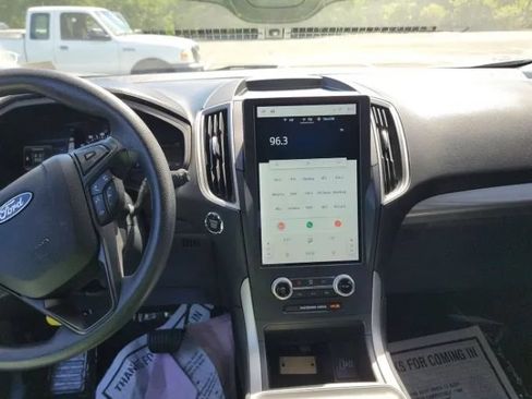 Used 2022 Ford Edge SE AWD/4WD image 9