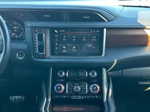 Used 2023 GMC Yukon XL Denali Ultimate AWD/4WD image 11