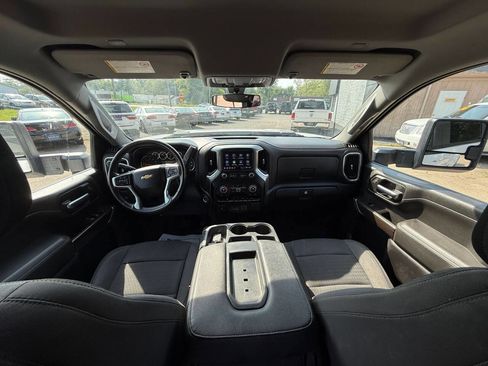 Used 2022 Chevrolet Silverado 3500 LT w/ Convenience Package image 3