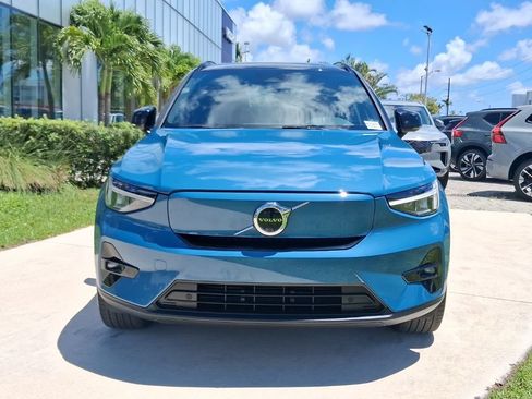 Used 2023 Volvo XC40 Recharge Plus AWD/4WD image 2