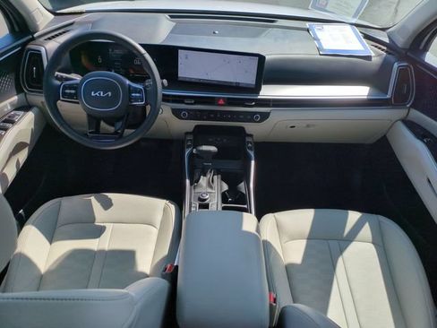 Certified 2025 Kia Sorento S w/ Panoramic Sunroof Package FWD image 28