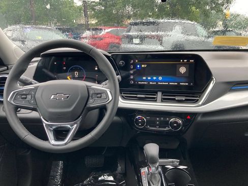 New 2026 Chevrolet Trax LT w/ Driver Confidence Package FWD image 5