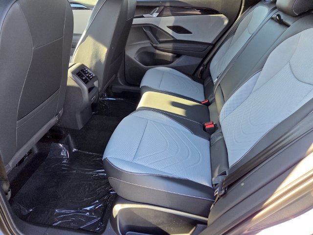 New 2026 Volkswagen Tiguan SE R-Line FWD image 8