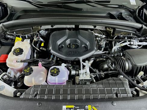Used 2023 Jeep Grand Cherokee 4WD 4xe image 34