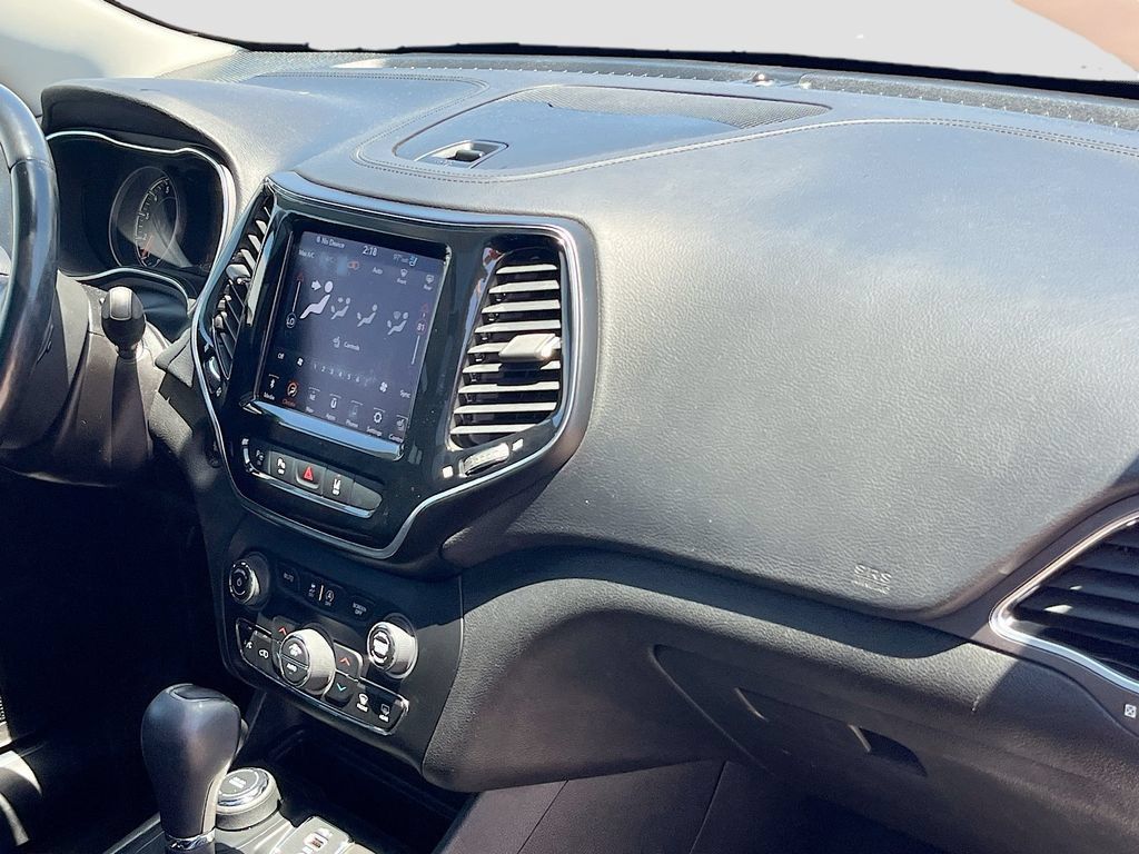 Used 2021 Jeep Cherokee Limited w/ Elite Package AWD/4WD image 30