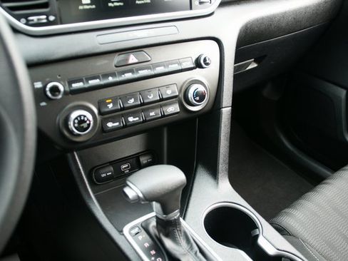 Used 2022 Kia Sportage LX image 20